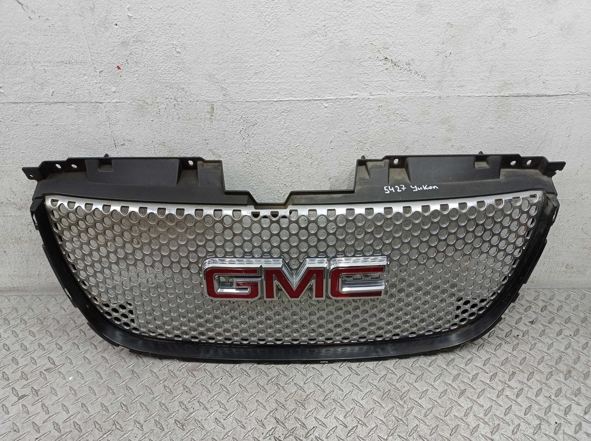 Решетка радиатора к GMC Yukon 2013
