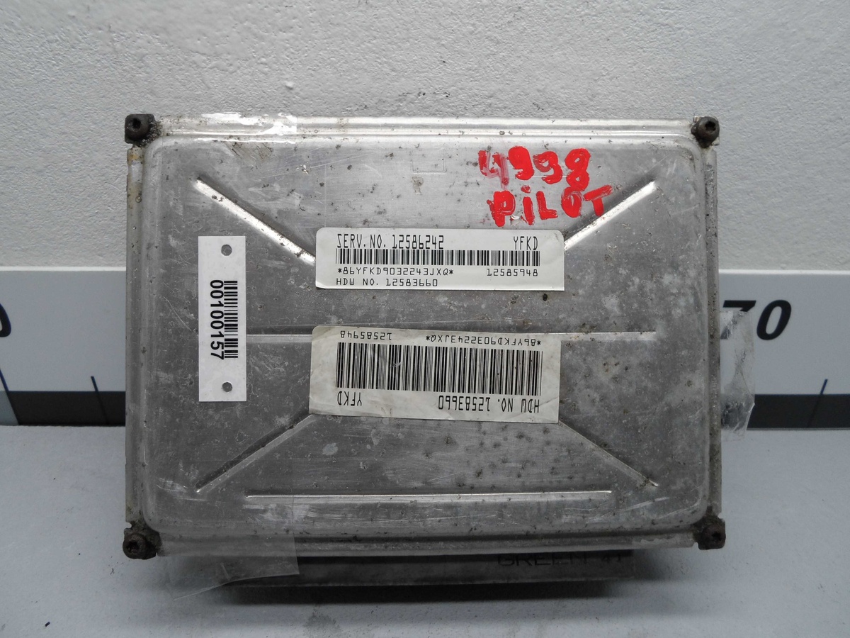 Блок управления двигателем к GMC Sierra 2004