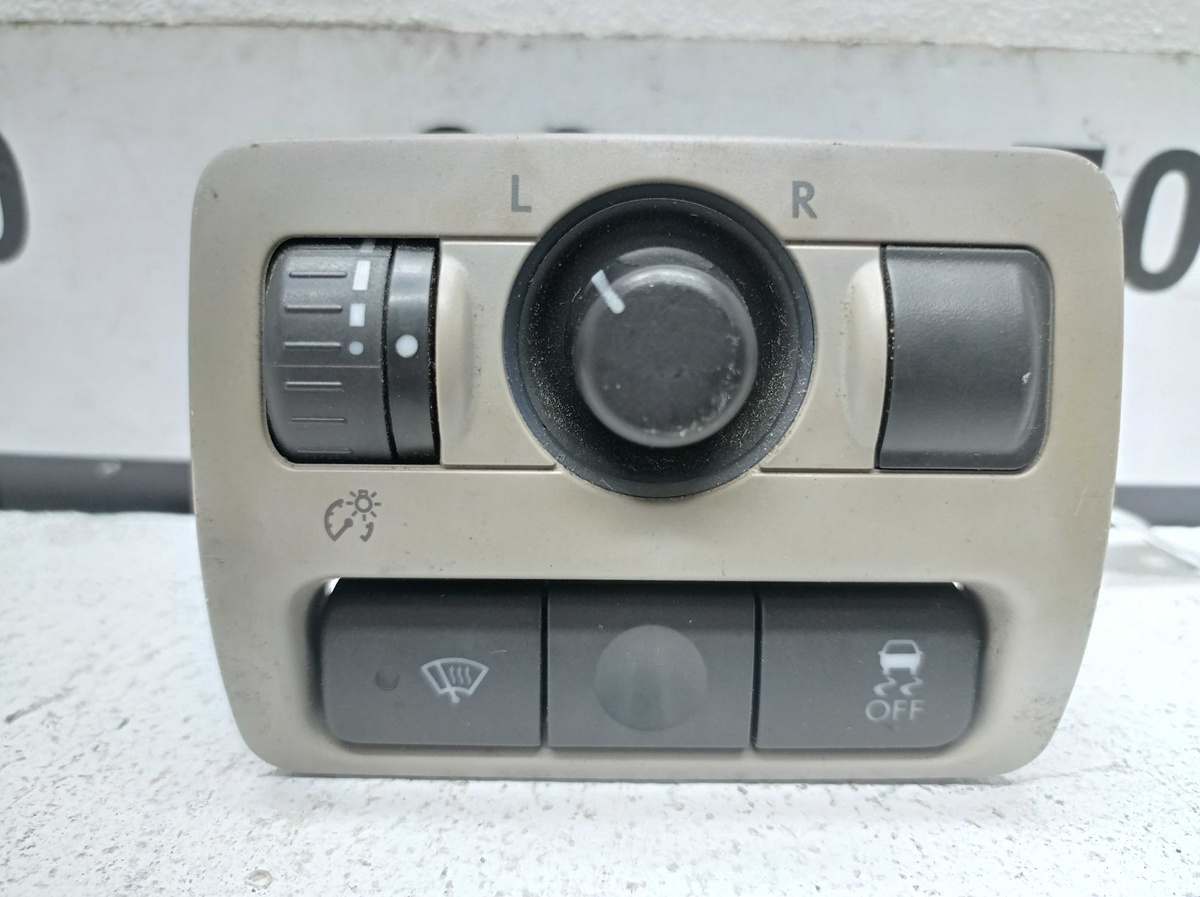 Кнопка  к Subaru Tribeca 2006