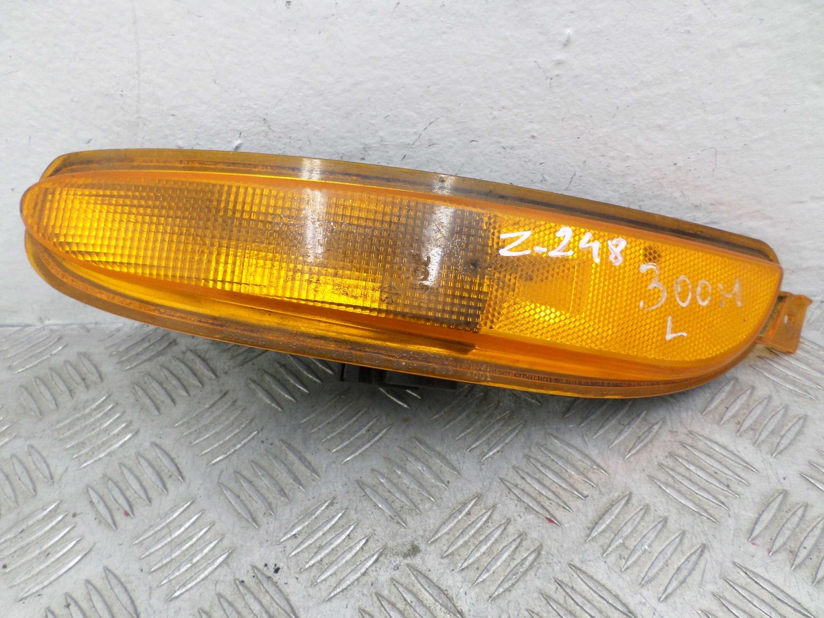 Фонарь габаритный к Chrysler 300M 2002