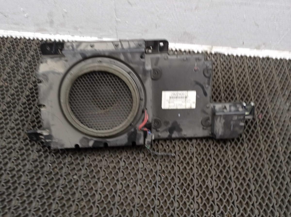 Сабвуфер к Hummer H3 2008