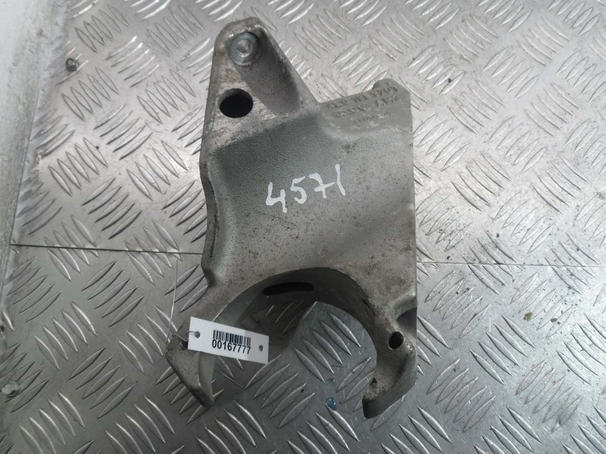Кронштейн к Audi A8 2004
