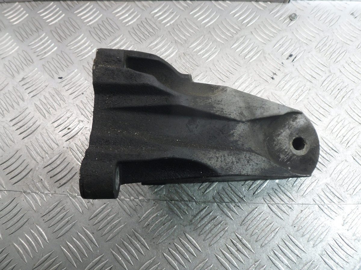 Кронштейн двигателя к Ford Transit 2008