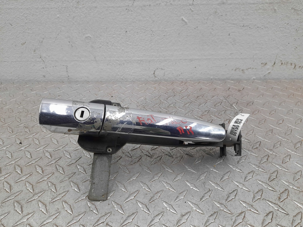 Ручка наружная передняя правая к Fiat Stilo 2002