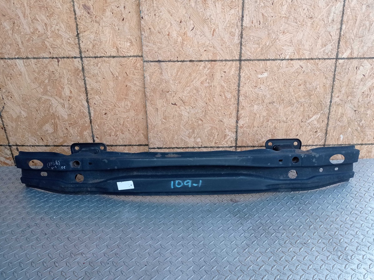 Усилитель бампера к BMW X1 2011