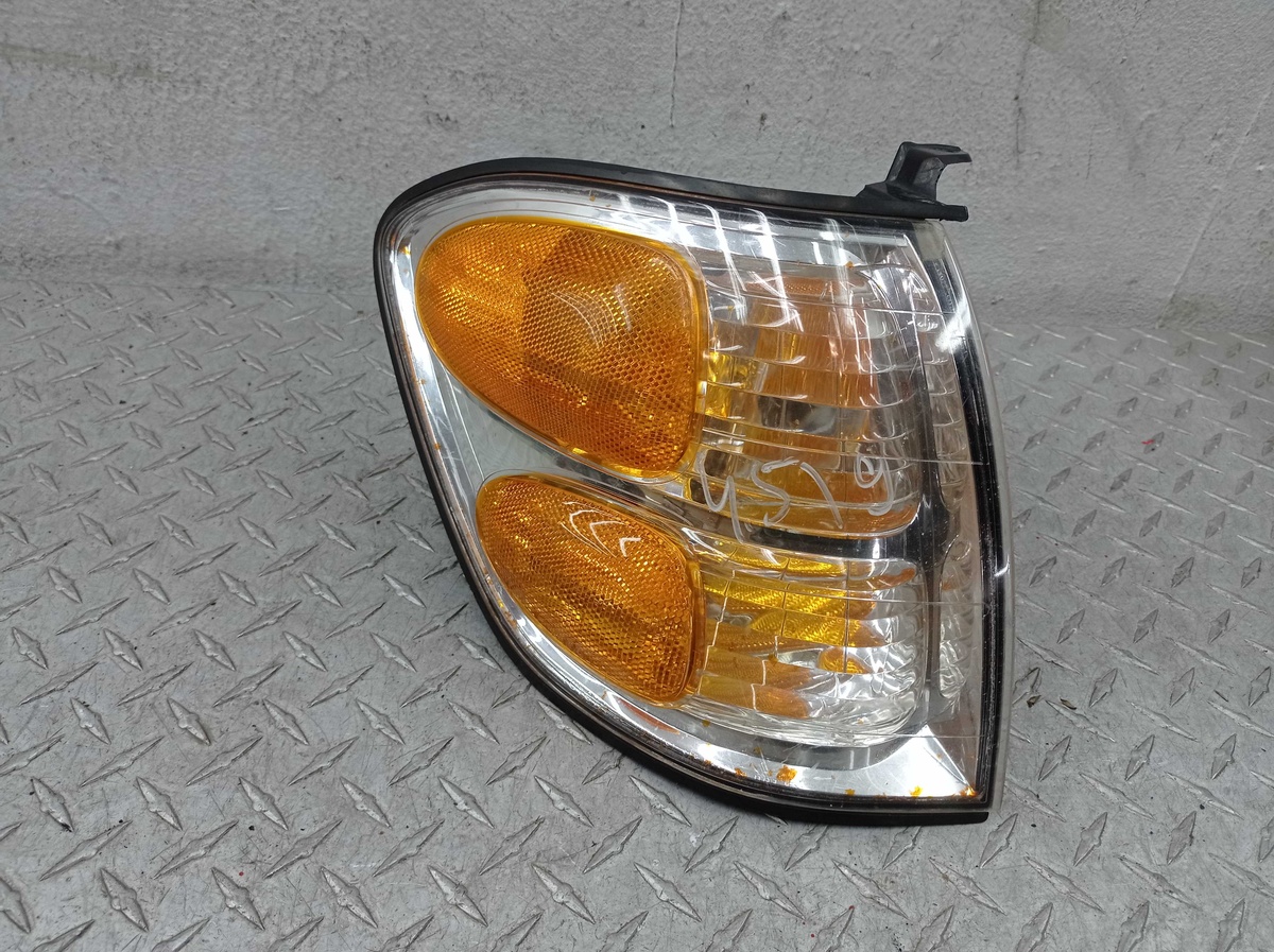 Поворотник левый к Toyota 4Runner 2004