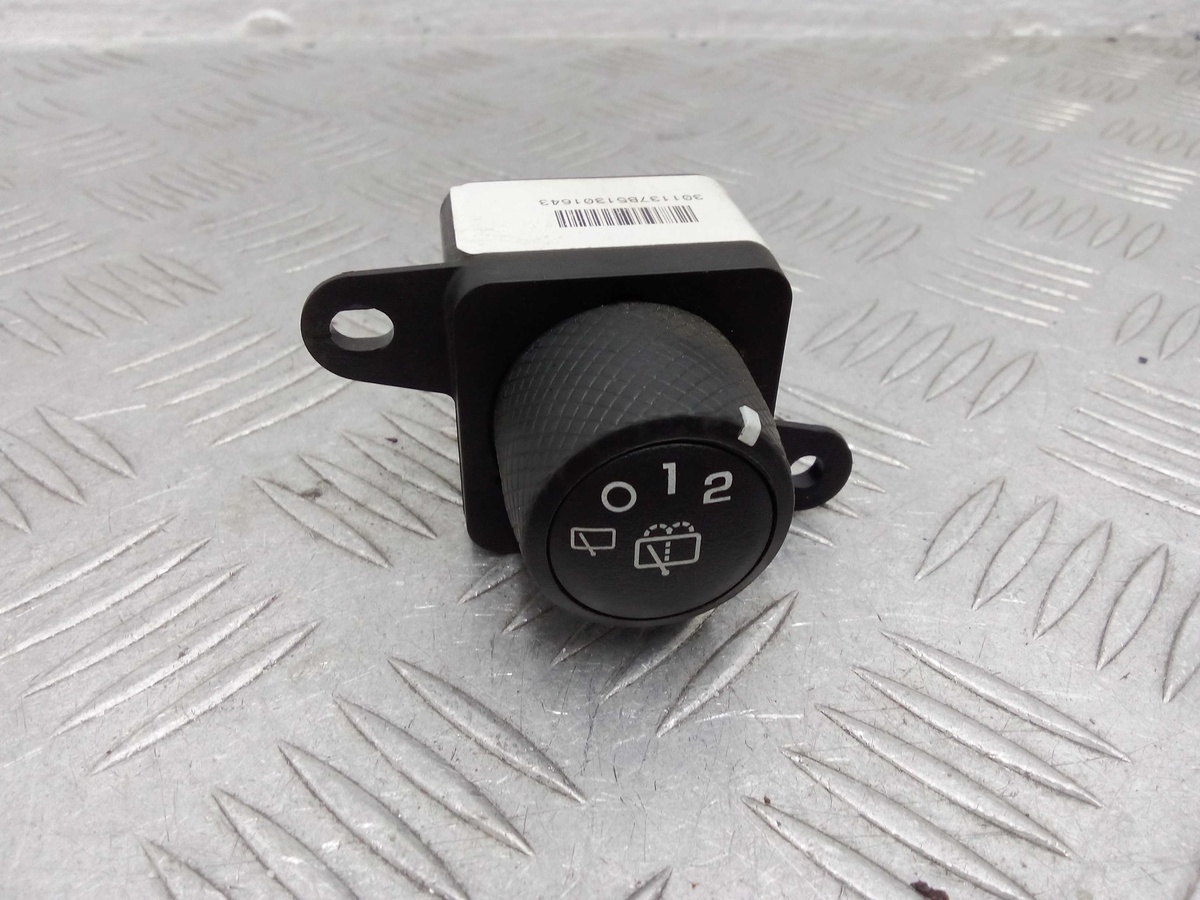 Кнопка  к Hummer H3 2006