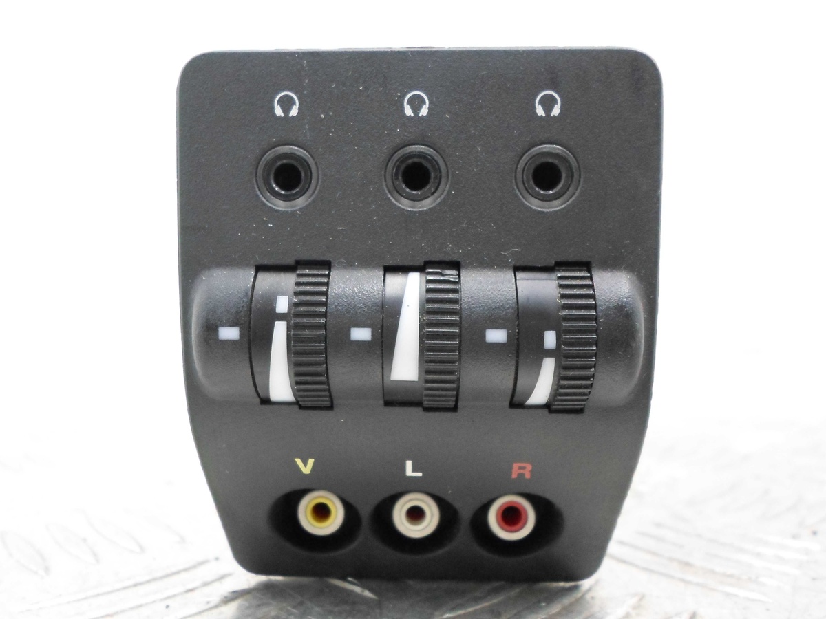 Разъем AUX / USB к Honda Pilot 2008
