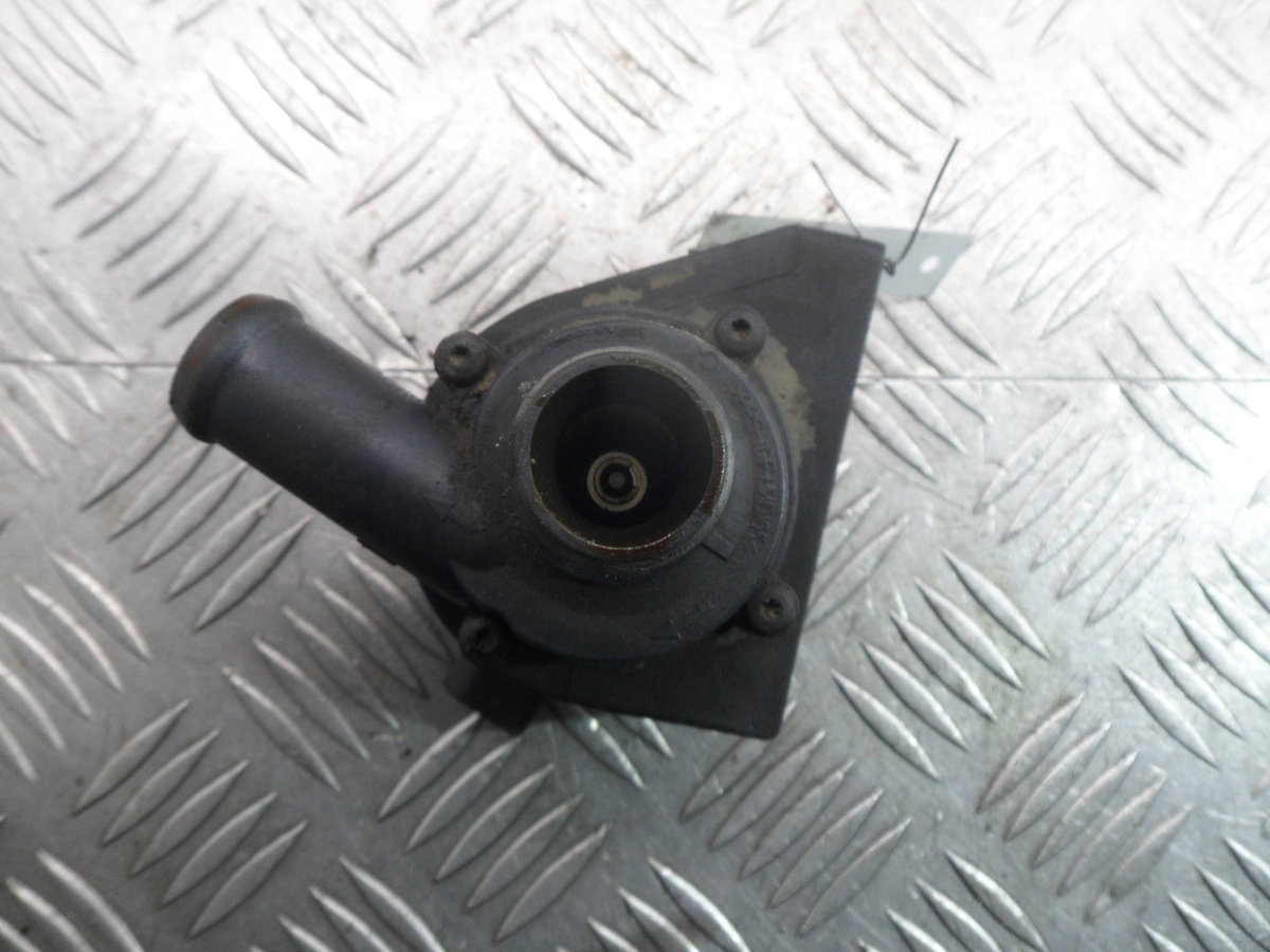 Помпа к Audi A4 2009