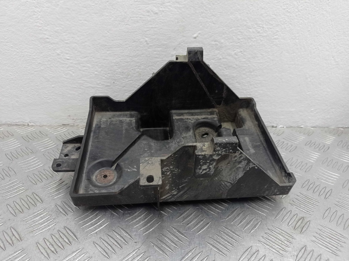 Полка аккумулятора к Mazda CX-7 2007