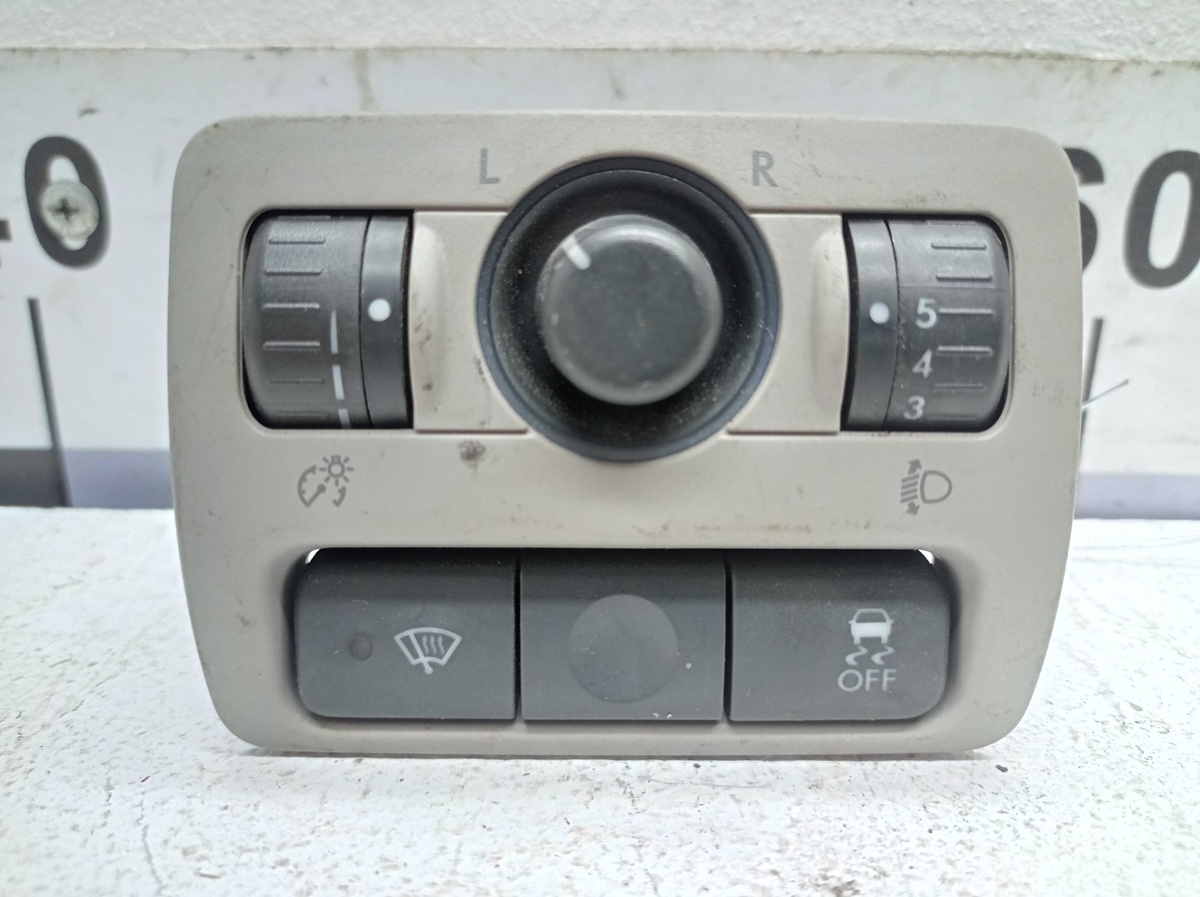 Кнопка  к Subaru Tribeca 2008