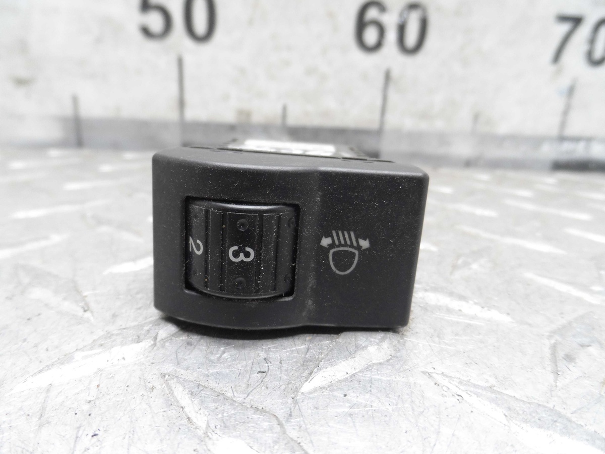 Кнопка  к Mazda CX-7 2008