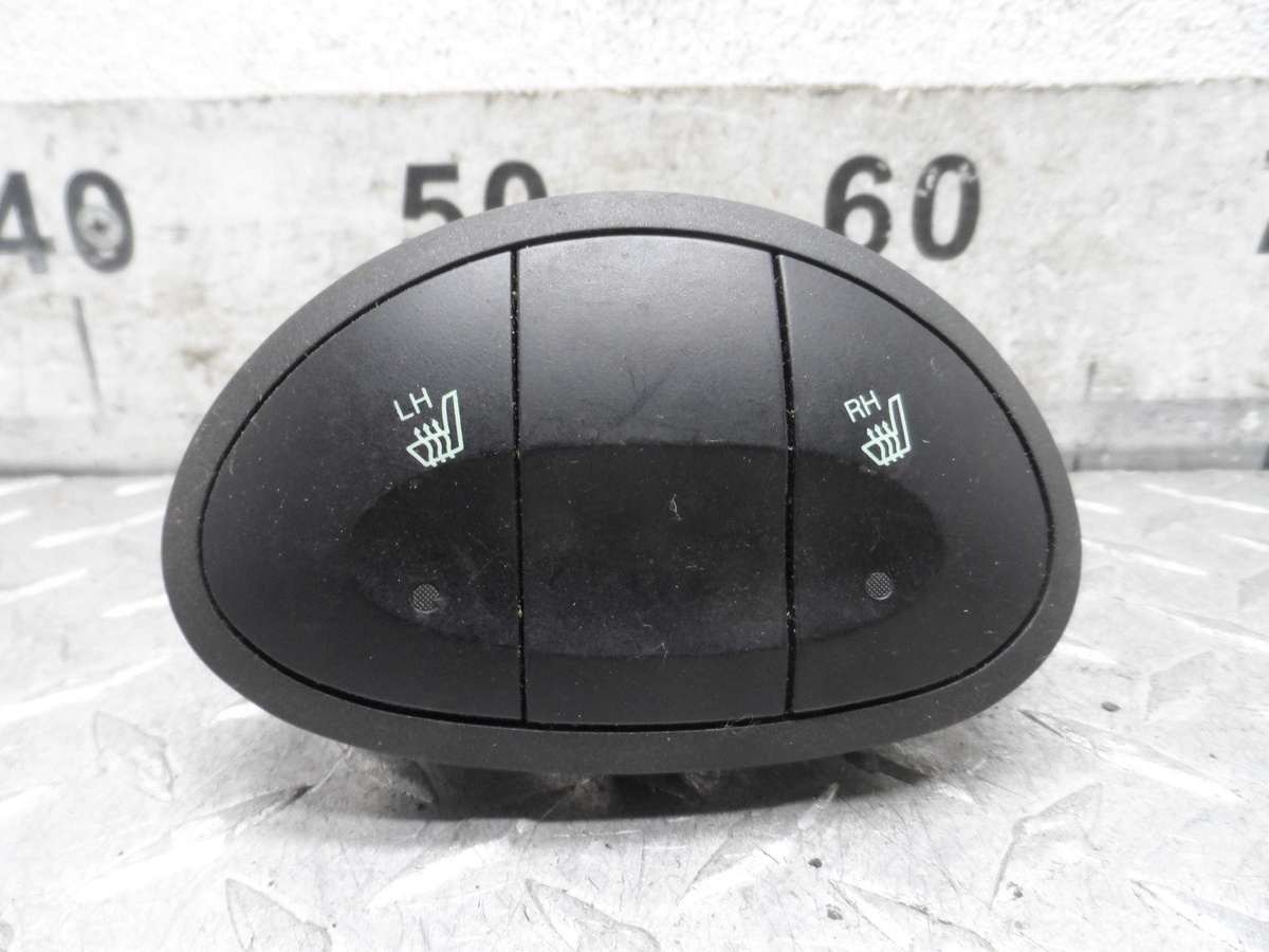 Кнопка  к Hyundai Santa Fe 2006