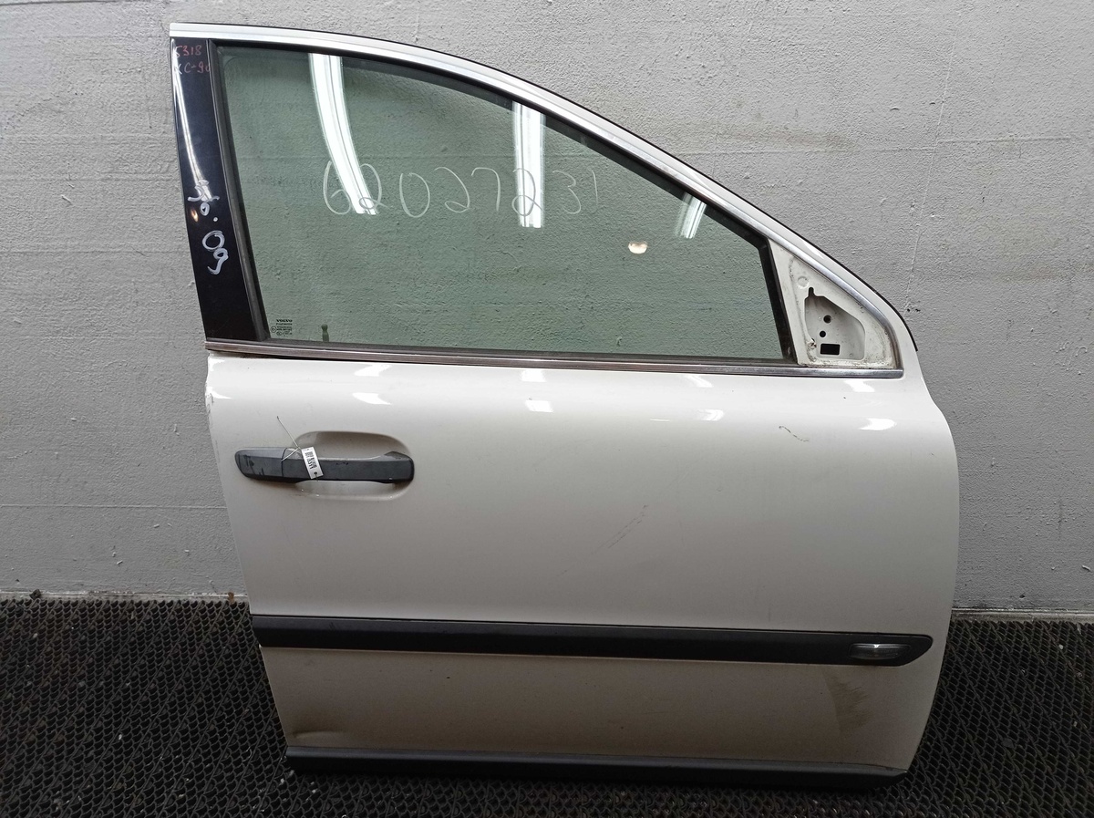 Петля двери к Volvo XC90 2004