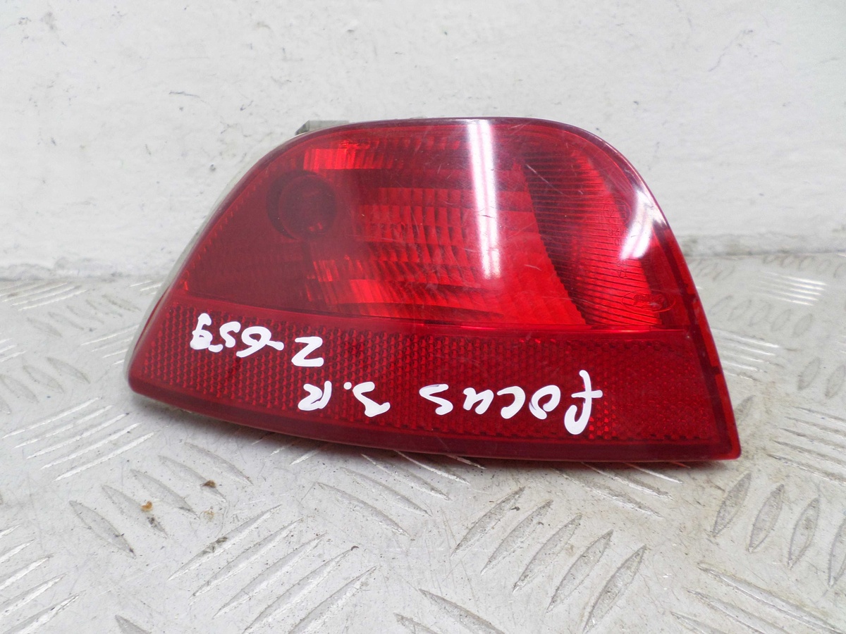 Фонарь противотуманный правый к Ford Focus 2007