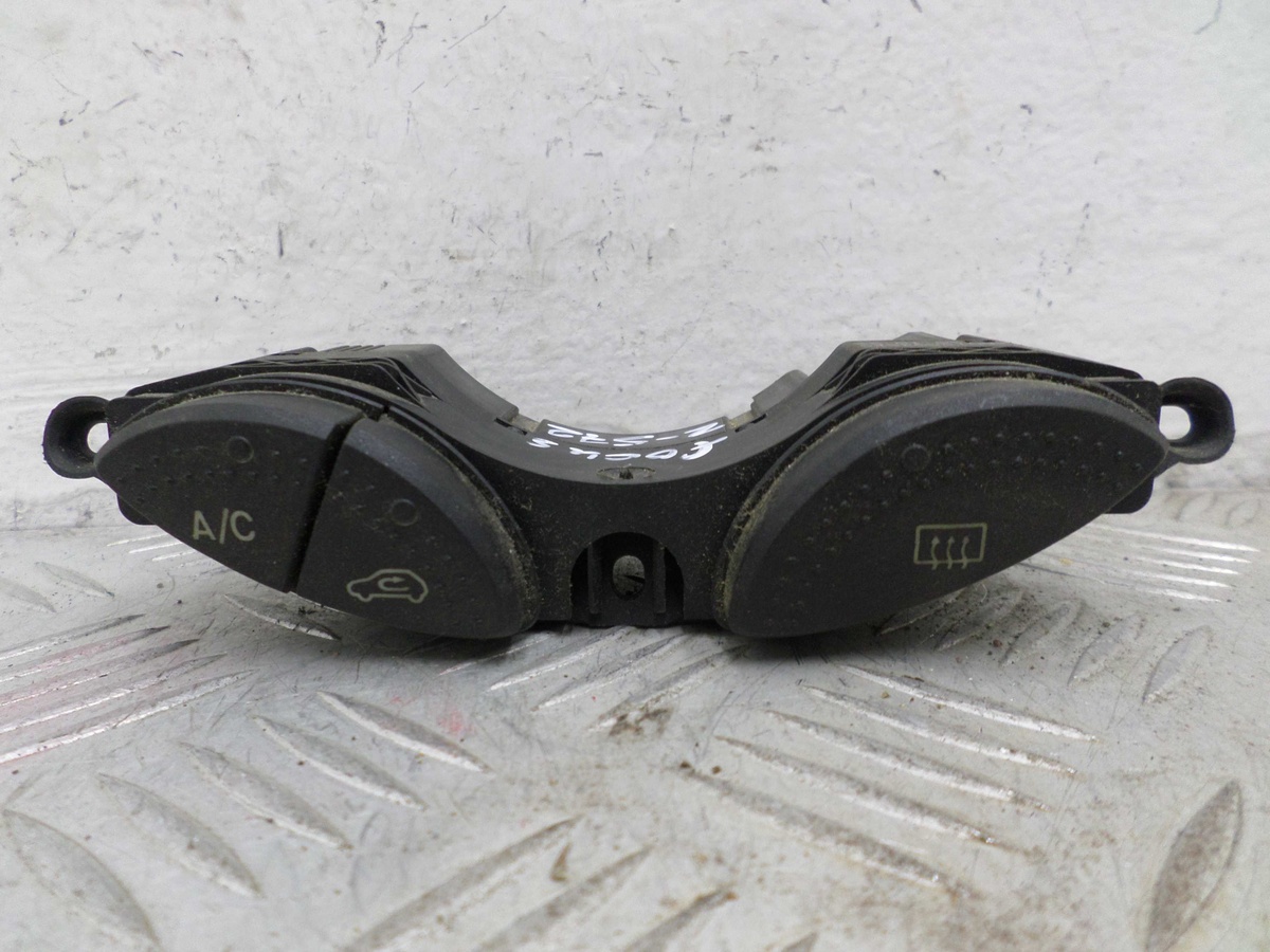 Кнопка  к Ford Focus 2007