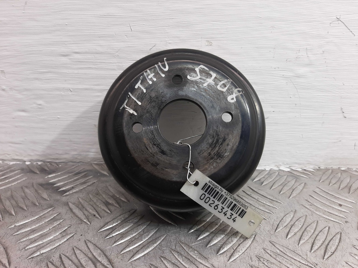 Шкив помпы к Nissan Titan 2004