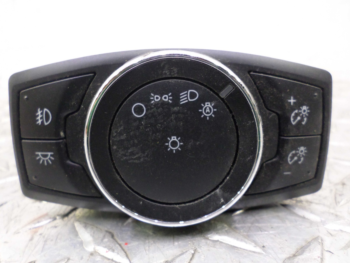 Кнопка  к Ford Explorer 2014