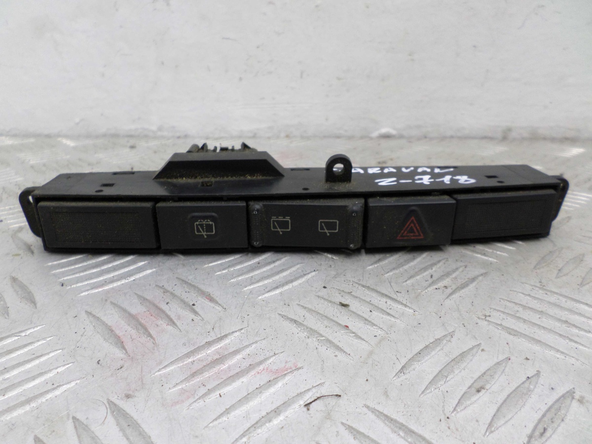 Кнопка  к Dodge Caravan 2007