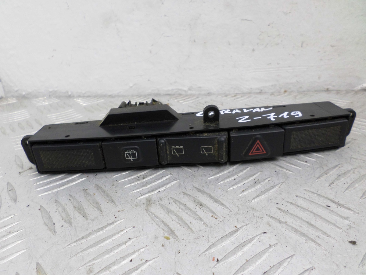 Кнопка  к Dodge Caravan 2005