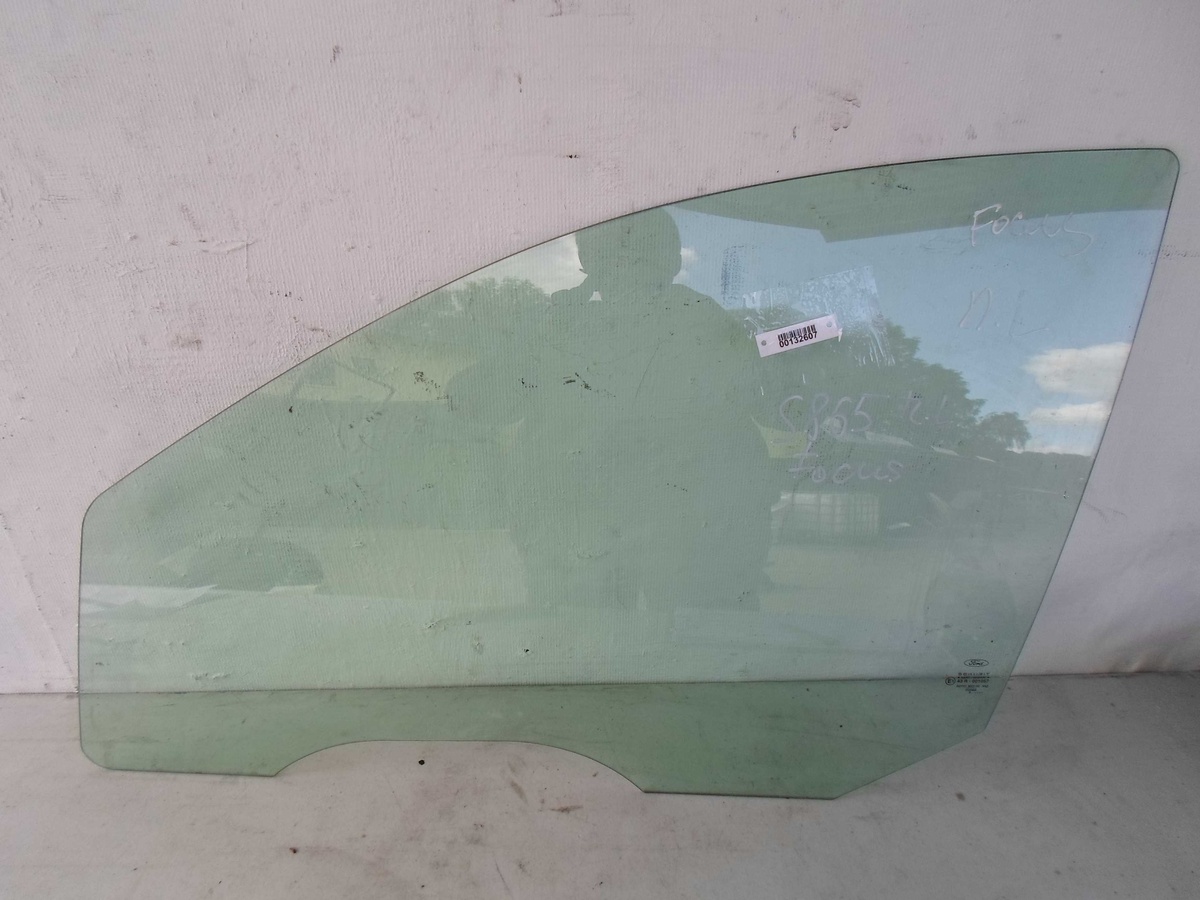 Стекло двери передней левой к Ford Focus 2000