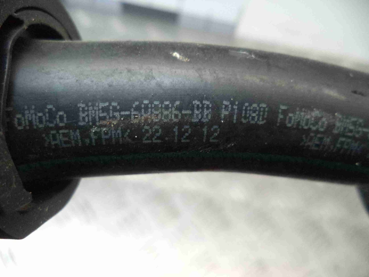 Патрубок к Ford Escape 2013