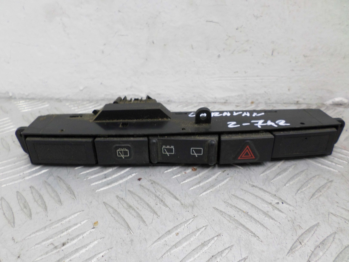 Кнопка  к Dodge Caravan 1999