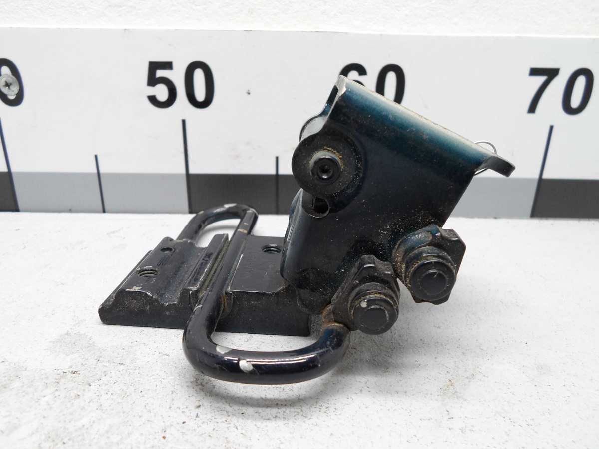 Петля двери к Audi A4 2006