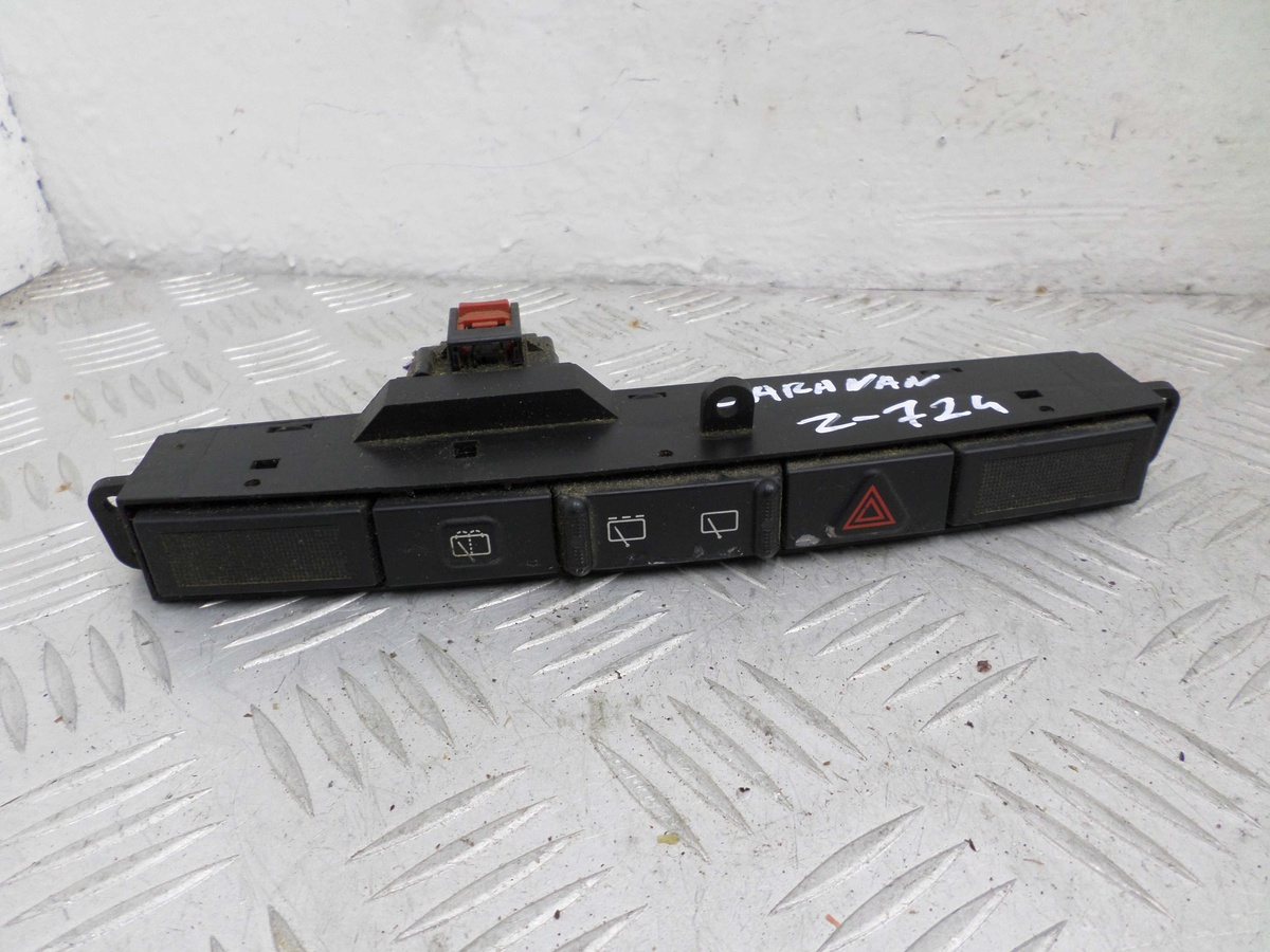 Кнопка  к Dodge Caravan 2005