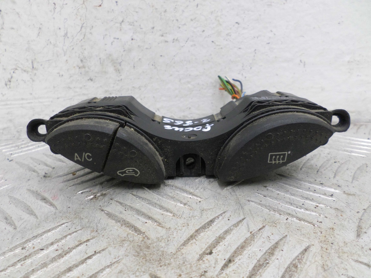 Кнопка  к Ford Focus 2007