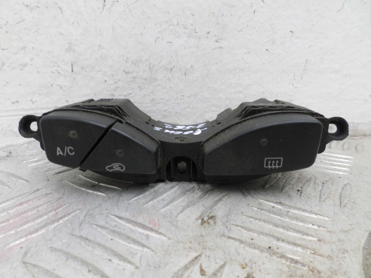 Кнопка  к Ford Focus 2007