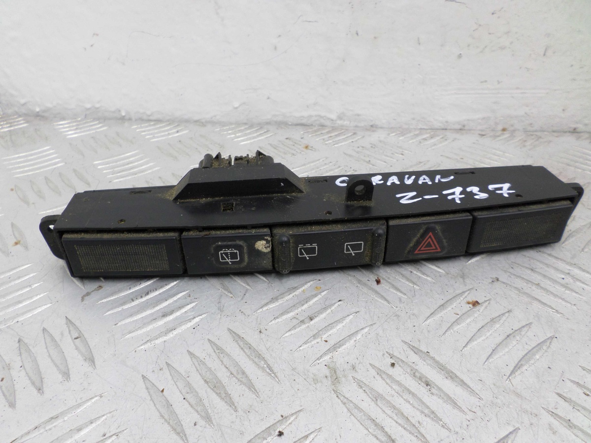 Кнопка  к Dodge Caravan 2005
