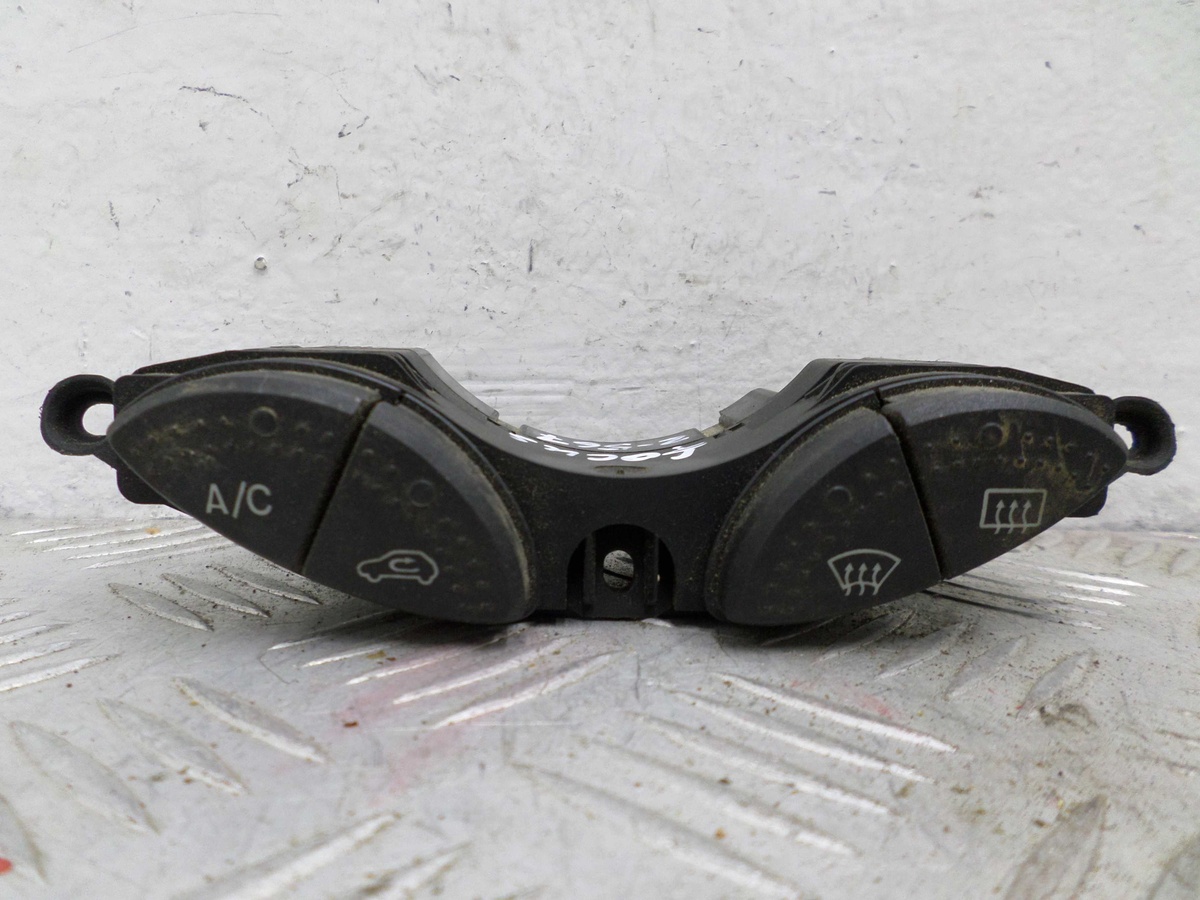 Кнопка  к Ford Focus 2007