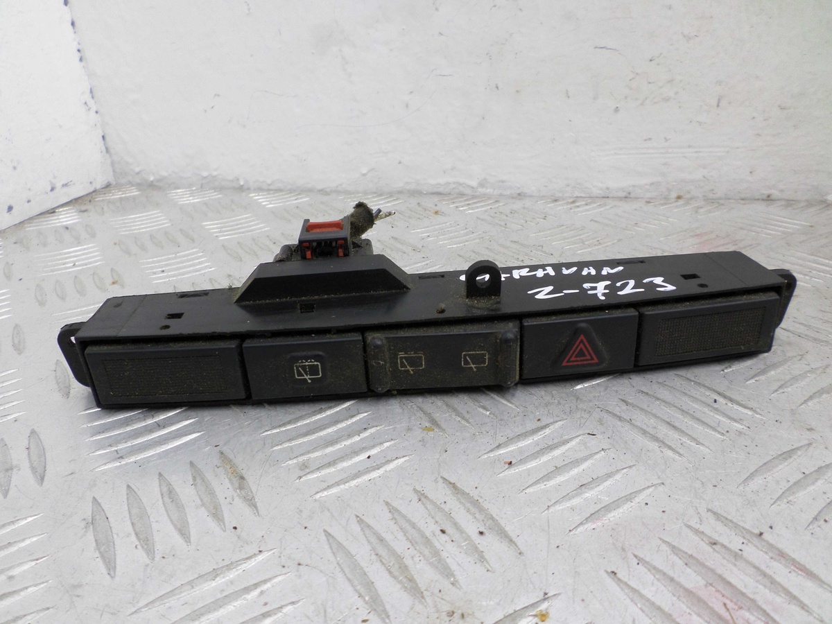 Кнопка  к Dodge Caravan 2005