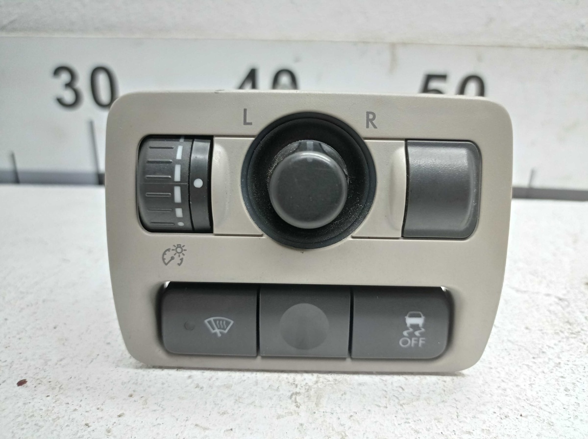 Кнопка  к Subaru Tribeca 2008
