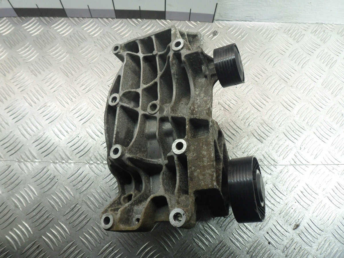 Кронштейн генератора к BMW  2007