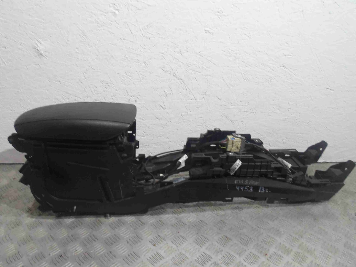 Подлокотник к Ford Fusion 2013