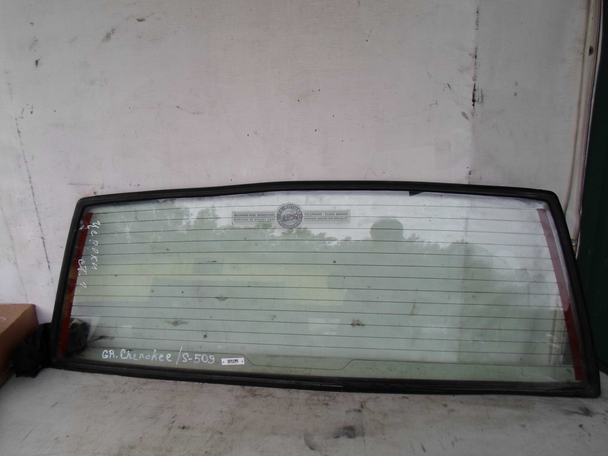 Стекло заднее к Jeep Grand Cherokee 2006