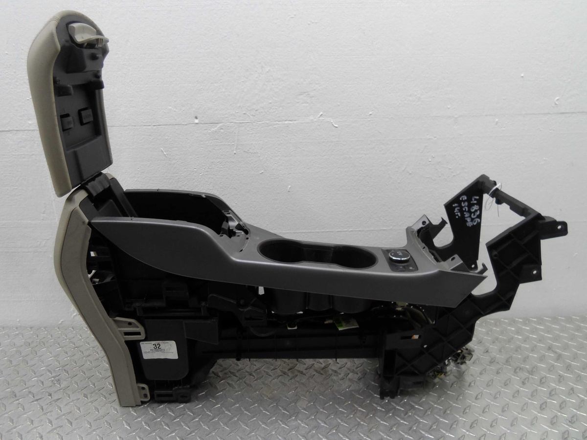Подлокотник к Ford Escape 2014