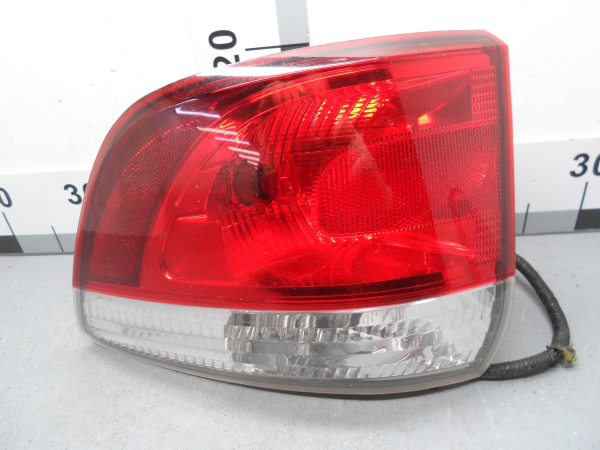 Фонарь задний левый к Dodge Durango 2011