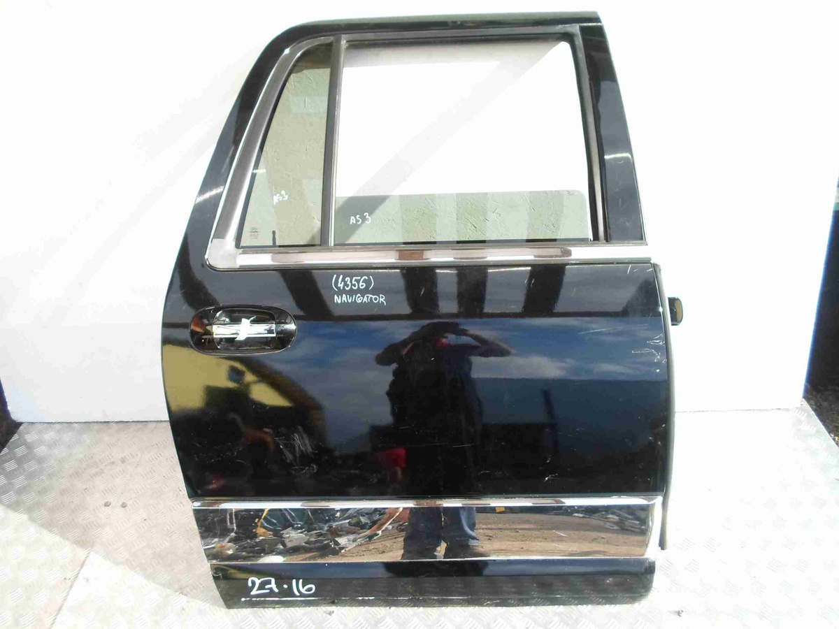 Петля двери к Lincoln Navigator 2008