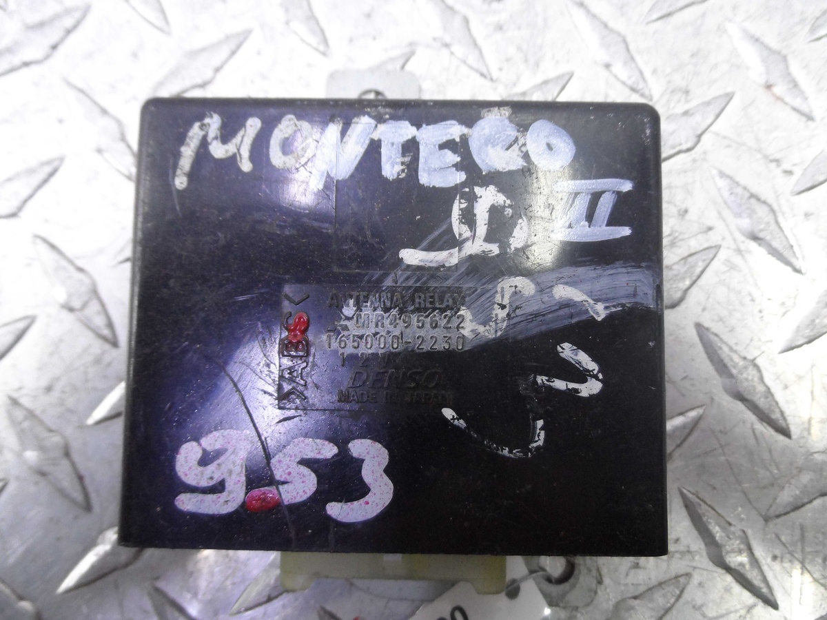 Антенна  к Mitsubishi Montero 2003