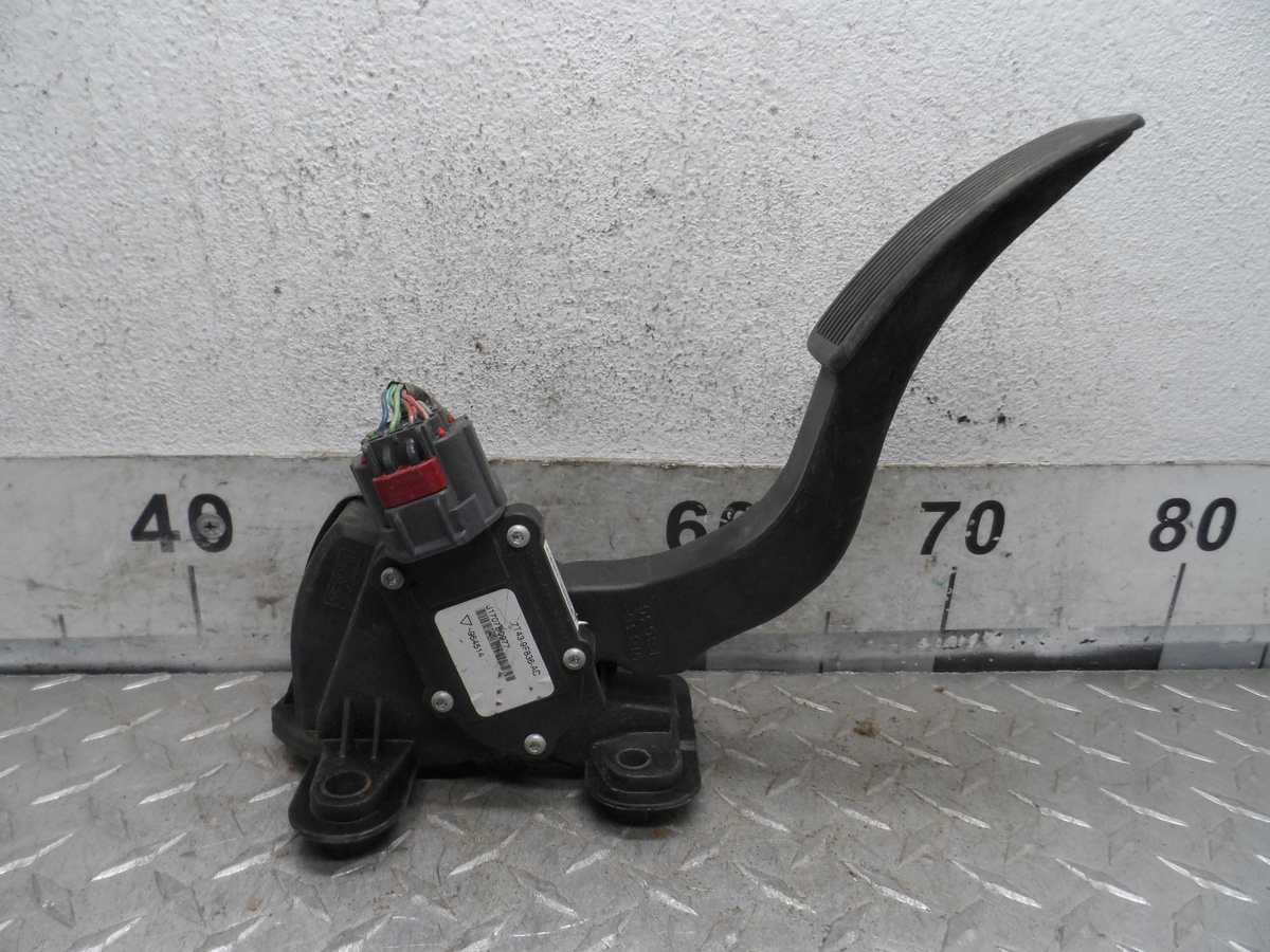 Педаль газа к Mazda CX-9 2008
