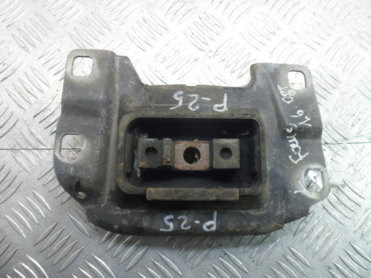 Подушка крепления КПП к Ford Focus 2001