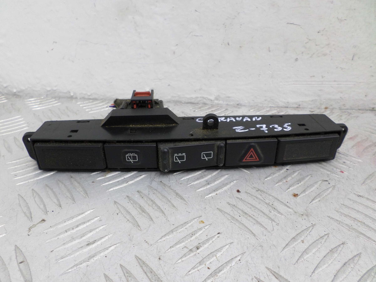 Кнопка  к Dodge Caravan 2005