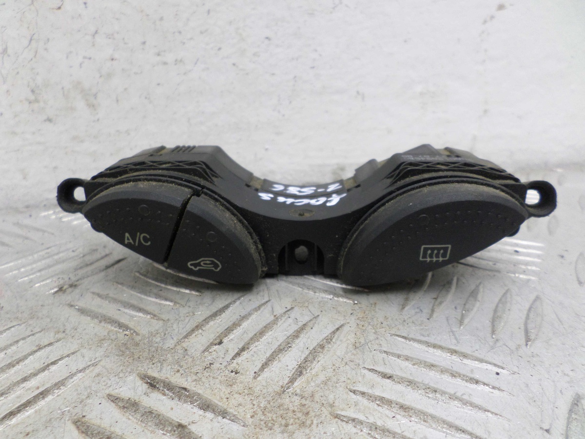Кнопка  к Ford Focus 2007