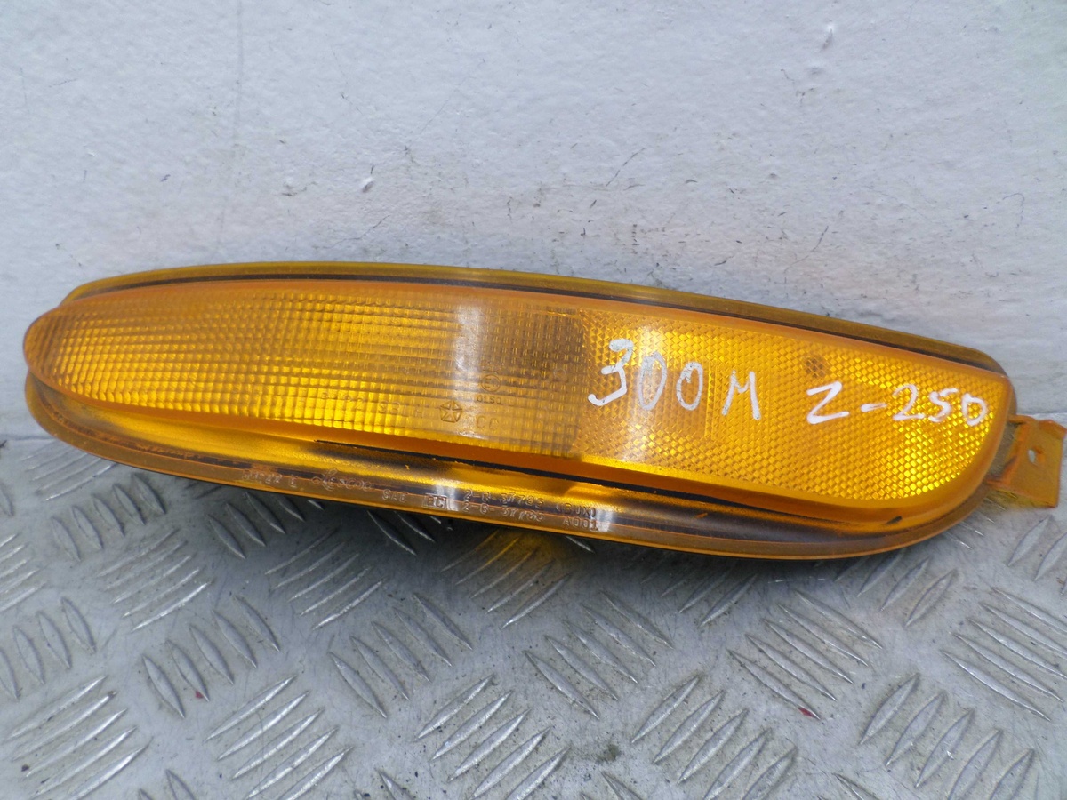 Фонарь габаритный к Chrysler 300M 2002