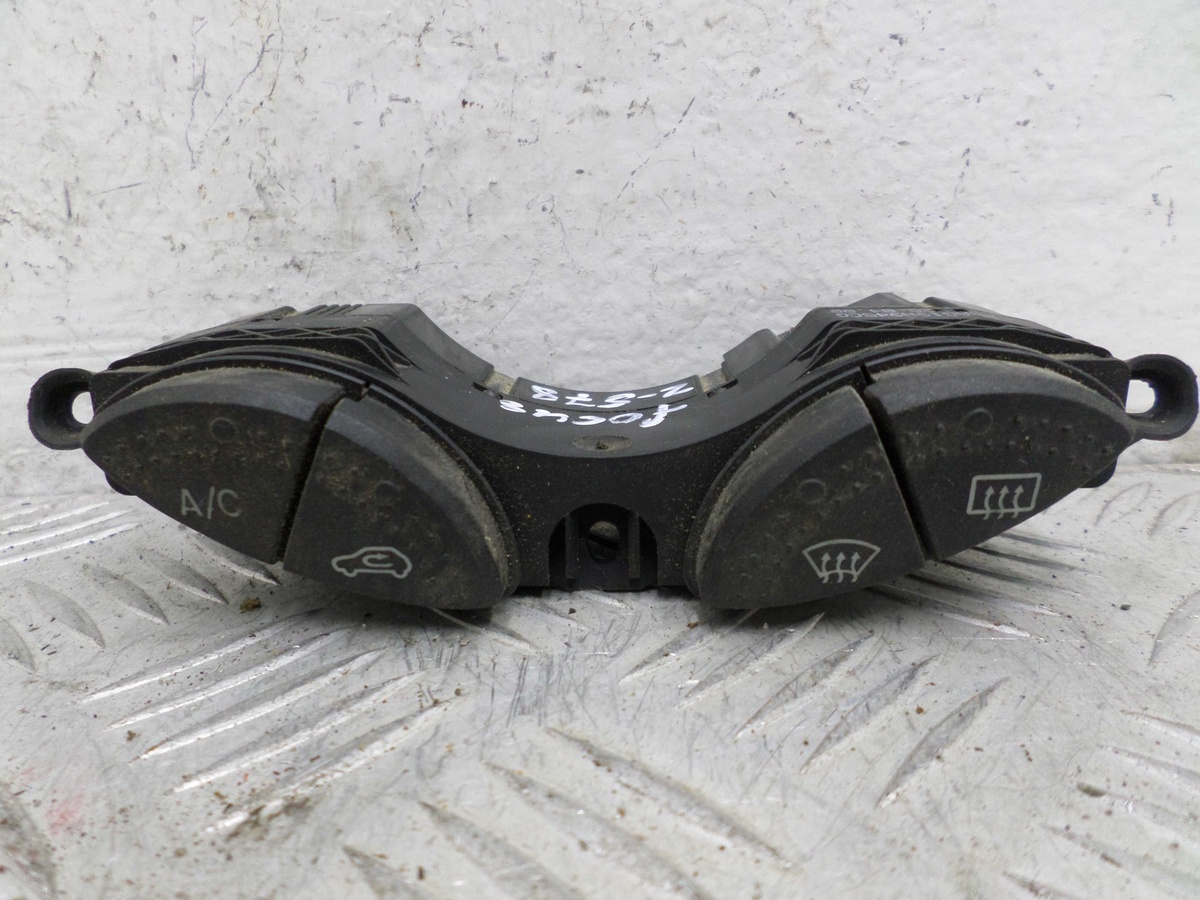 Кнопка  к Ford Focus 2005