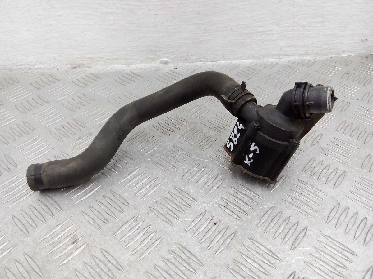 Помпа к BMW X5 2011