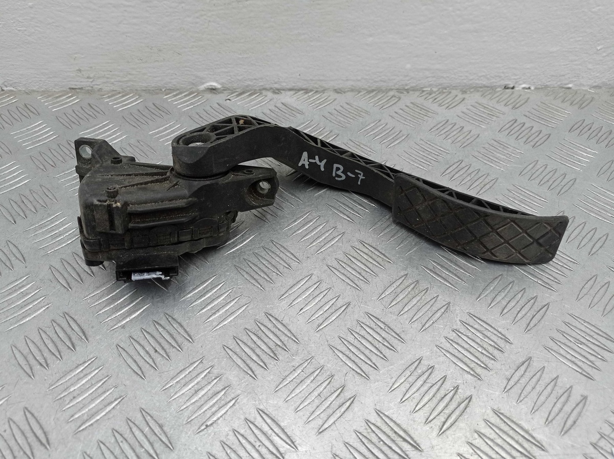 Педаль газа к Audi A4 2006